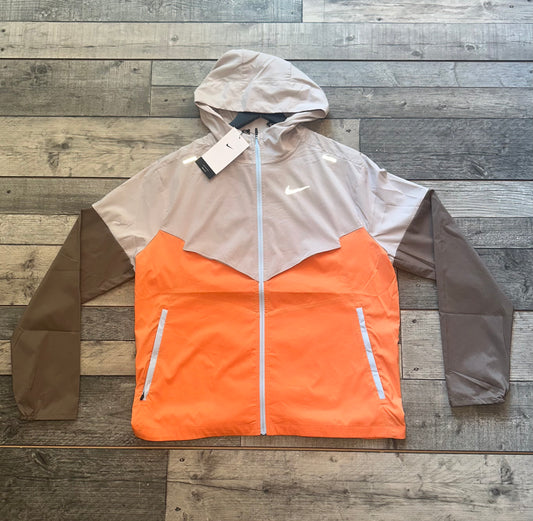 Nike UV Windrunner Orange/Cream